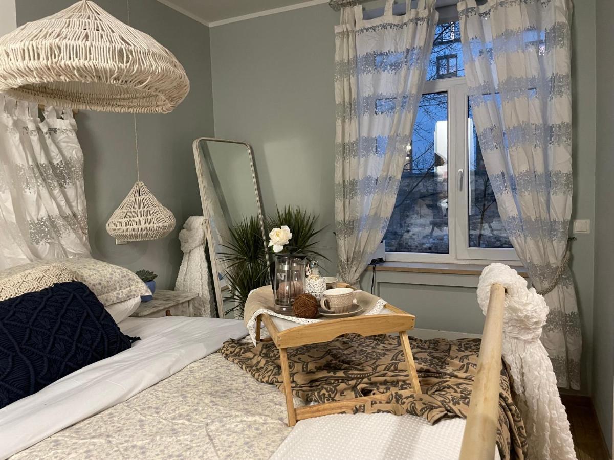 Pristine 1br In Center W/ Patio And Parking Dzīvoklis Riga