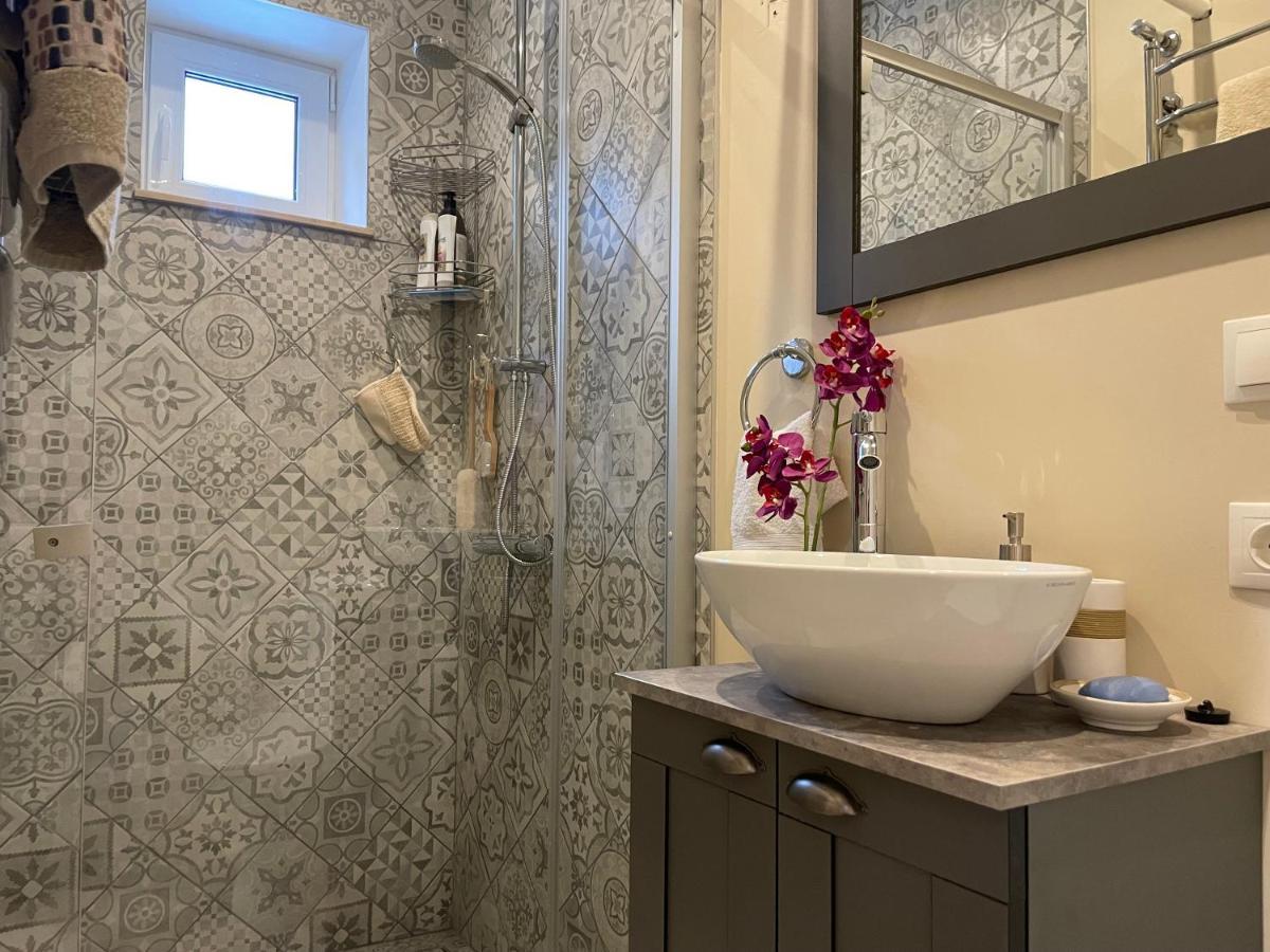 Pristine 1br In Center W/ Patio And Parking Dzīvoklis *